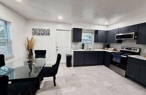 South Apopka House | Spacious Cozy 2-bedroom house in charming Apopka