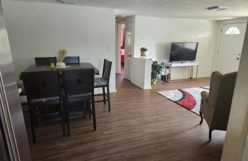 Regency Park House | Spacious cozy 3 bedroom waterfront house at port Richey