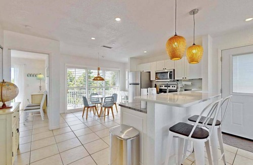 Englewood Condo | Spacious Duplex with two kitchens, W/D, and WiFi throughout
