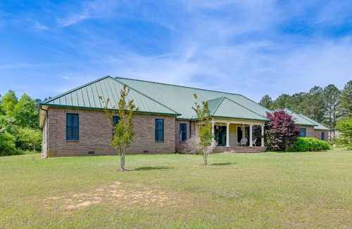 Houston County House | Spacious Elko Home - 6 Mi to Georgia Fairgrounds!