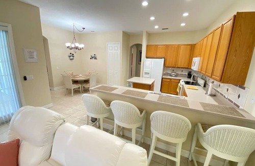West Kissimmee House | Spacious Family Escape 2 Masters Pool Hot Tub Pool Table & BBQ - 2 Miles Disney
