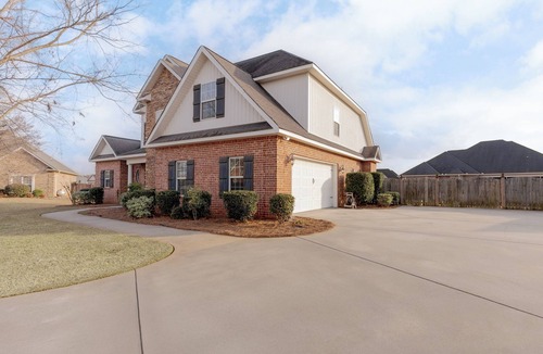 Warner Robins House | Spacious Family Home | 4BR | Fenced Yard | WR