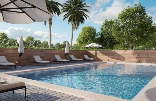 Kissimmee Hotel | Spacious Family Room Near World-Famous Disney – 6.2 Miles Away