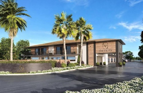 Kissimmee Hotel | Spacious Family Room Near World-Famous Disney – 6.2 Miles Away