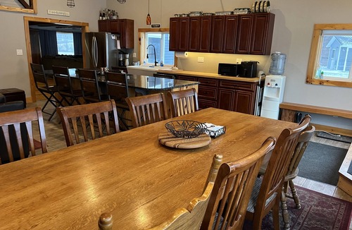 Dorloo House | Spacious farmhouse on 3+ acres. Pet and family friendly!