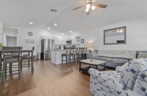 Brooksville House | Spacious Getaway Near FL Attractions, Plunge Pool, Game Room, Firepit, BBQ, Pet-Friendly & Sleeps 10