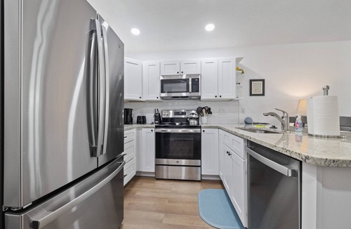 Brooksville House | Spacious Getaway Near FL Attractions, Plunge Pool, Game Room, Firepit, BBQ, Pet-Friendly & Sleeps 10