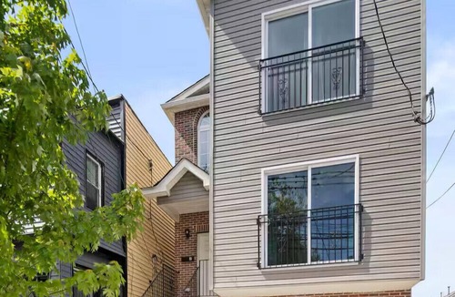 Jersey City Condo | Spacious Home close to MetLife Stadium, American Dream Mall & NYC