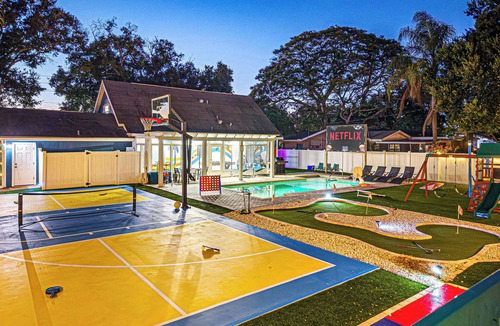 Largo House | Spacious home w/pool & outdoor movie theatre