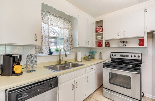 Sans Souci House | Spacious Jax Home Near Riverwalk & All Beaches