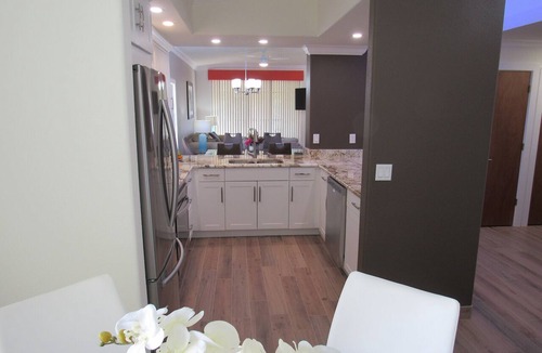 South Bradenton Condo | Spacious Lakeview Resort Condo Near IMG & Anna Maria Beaches w/Pools & Hot Tubs