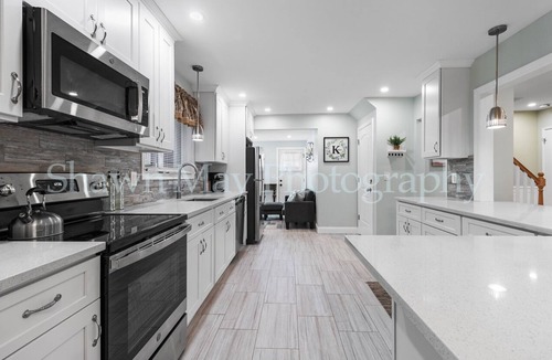 Wheatley Heights House | Spacious Renovated 5BR Home - Sleeps 12, Near Beaches, NYC & Huntington Village
