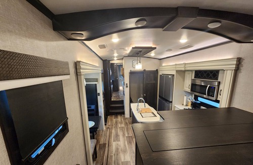Okeechobee House | Spacious RV for Short/Long Term Rent