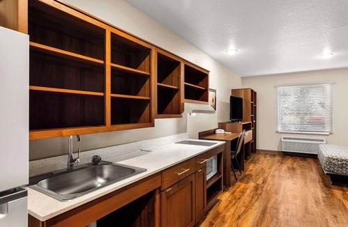 Port Saint Lucie Hotel | Spacious Studio Suite | Port St. Lucie Location | Full Kitchen