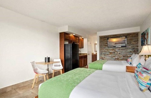 Historic Downtown Kissimmee Hotel | Spacious Suite in a Highly Desirable Location Near Theme Parks