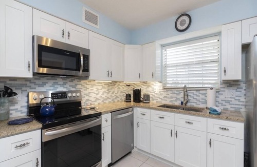 Crescent Beach House | Spacious Townhome ~ Pet Friendly ~ Great Beach Location!