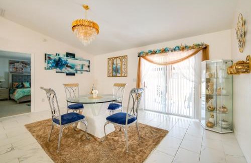 Candler House | SPACIOUS & Welcoming 3 Bdrm Home, Cozy, PET FRIENDLY in Quiet Neighborhood