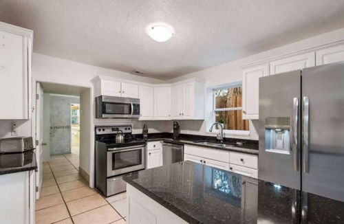 Bradenton Villa | Spanish Sunset Villa w/Saltwater Pool + Outdoor Propane Fire Table!