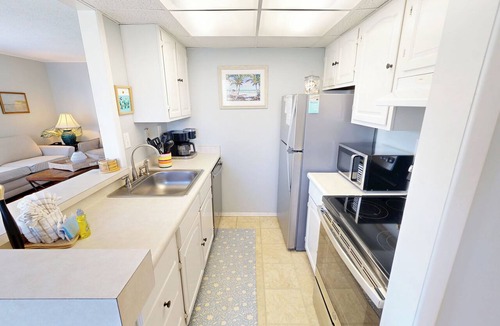 Holiday Isle Condo | SPC 1034 is a Pet Friendly 1 BR with Free Beach Service for 2!