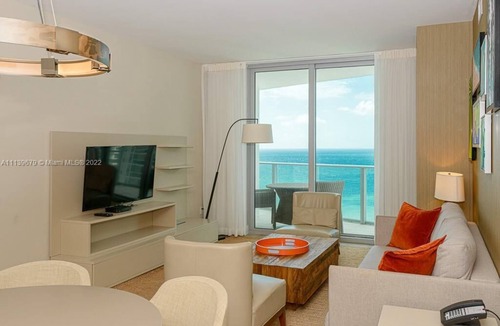Hollywood South Central Beach Condo | Spectacular 2B 2B in Hollywood Beach Florida.