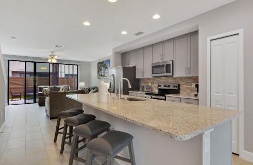 Kissimmee House | Spectacular! Townhome 9 Miles to Disney World!