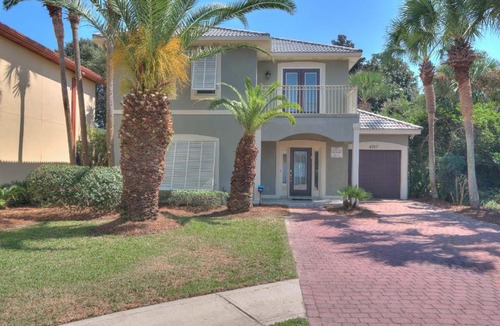 Destin House | Splendid Home With Private Pool and Hot Tub Patio, 8mn Walk to Beach, Pets Welcome