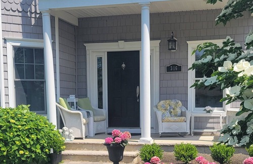 Spring Lake House | Spring Lake. 5 BR, 4 BA. 5 Beach/Pool Passes, 3 Blocks to Beach and Lake Views