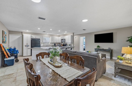 Brooksville House | Springs to Beach Shore Retreat