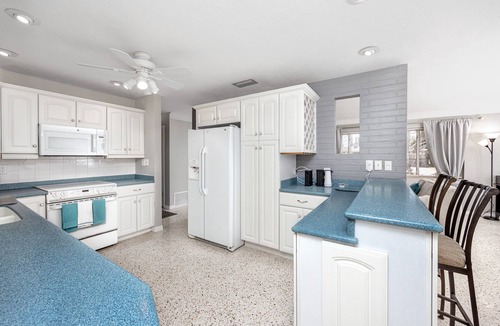 Disston Heights House | St. Pete Pool Home Getaway