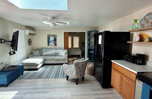 Summerland Key Cottage | Starfish Cottage - Summer fun. Sleeps 4 -boating fishing and Lobster 🦞 season.