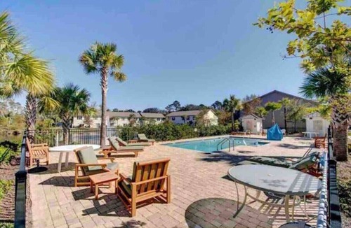 Saint Simons Island Villa | Stay central, Enjoy Golf Views, Perfect 4 Families
