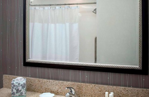 Tinton Falls Hotel | Stay Connected & Explore the Jersey Shore Region with Parking & Swimming Pool!