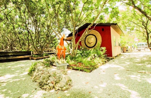 Homestead House | Stay in our cozy tiny house inside an award-winning garden in SW Miami-Dade’s beautiful Redlands!