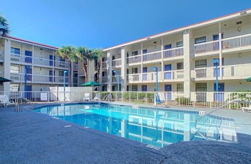 Highlands Hotel | Stayable Jacksonville North