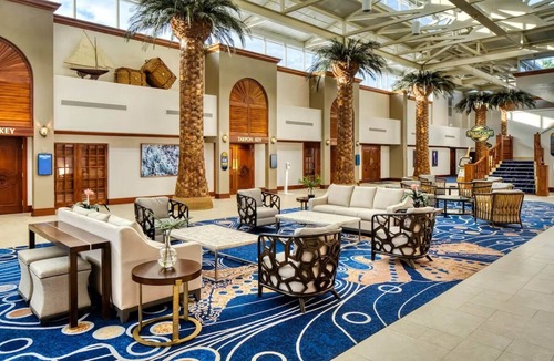 St. Pete Beach Hotel | Steps Away from the Beach! 3 Units w/Balconies, Outdoor Pools, Parking!