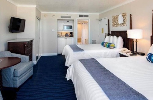 St. Pete Beach Hotel | Steps Away from the Beach! 3 Units w/Balconies, Outdoor Pools, Parking!