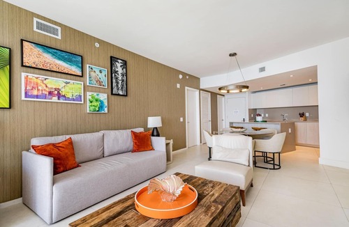 Hollywood South Central Beach Condo | Steps from the Beach-Views from the 29th Floor