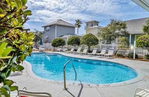 Clipper Cove House | Steps to beach & community pool dog-friendly great location