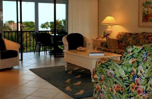 Sanibel Condo | Steps to Beach, Great Rates, Stylish Interior-Sandpebble4B