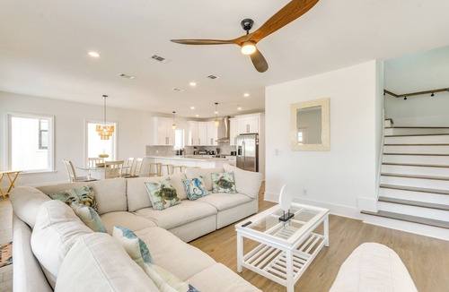 Navarre Beach Cottage | Steps to Beach: New Navarre Home w/Ocean Views!