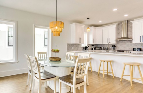 Navarre Beach Cottage | Steps to Beach: New Navarre Home w/Ocean Views!