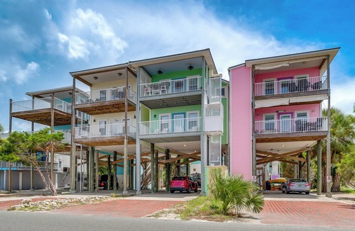 Cedar Key House | Steps to Beach: Waterfront Cedar Key Home!