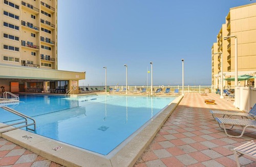 Sunnyside House | Steps to Shore! PCB Resort Condo w/Balcony
