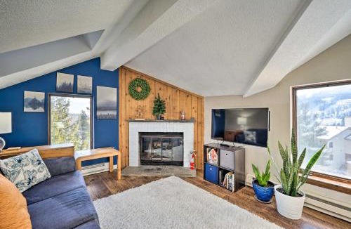 West Dover House | Steps to Ski Shuttle! Snow Mountain Village Condo