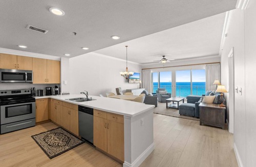 Thomas Drive Condo | Sterling Beach 706 - Beachfront, Pool, Hot Tub, East End PCB, Free Golf Daily