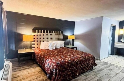 Albany Hotel | Studio 6 Suites – Albany, GA