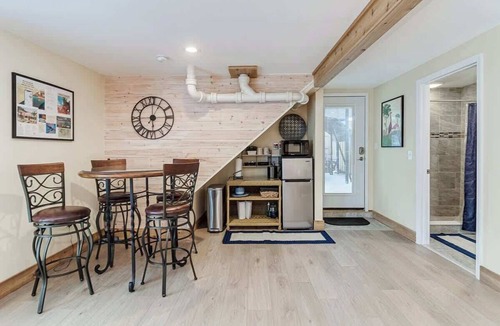 Lakeland Apartment | Studio Apartment w/King Bed & Kitchenette