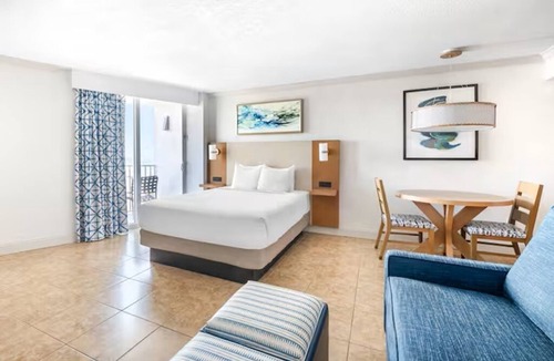 Bostroms Apartment | STUDIO FOR 2~ BEACH FRONT RESORT~AMAZING VIEWS~PIER FISHING BOATING POOLS & MORE