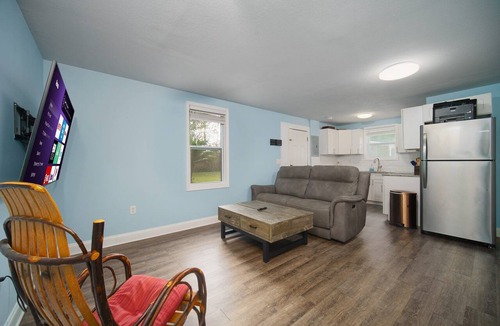 Southside Apartment | Studio Homey Studio Minutes from Mayo Clinic & UNF!