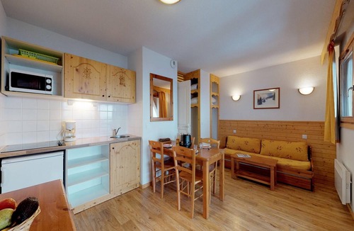 Chamrousse Apartment | Studio in Châtel near Linga Gondola
